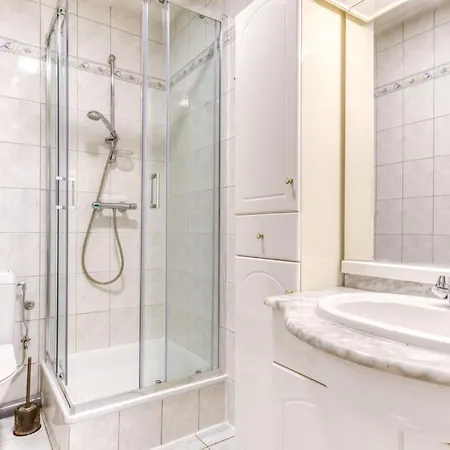 Le Domaine De Wisbeley Halet